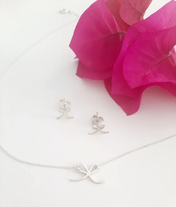 conjunto collar y pendientes